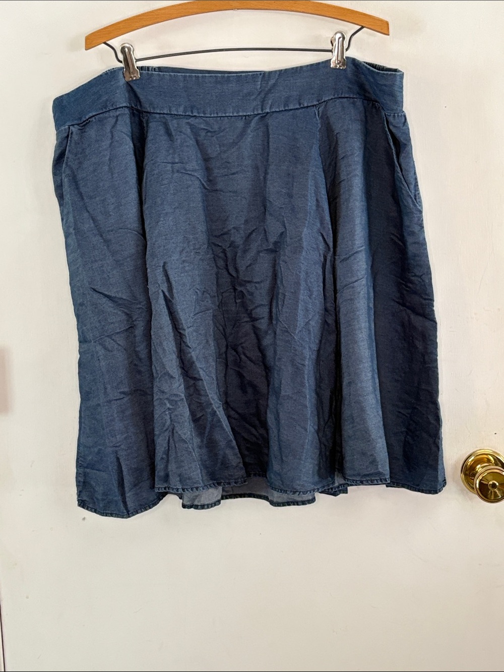 Torrid Size 2 blue denim look full skirt